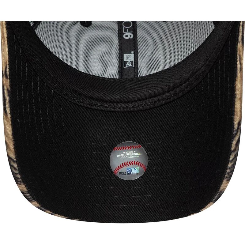 czapki-zakrzywiona-lampart-tasma-regulowana-9forty-ocelot-print-new-york-yankees-mlb-new-era czapki-zakrzywiona-lampart-tasma-regulowana-9forty-ocelot-print-new-york-yankees-mlb-new-era