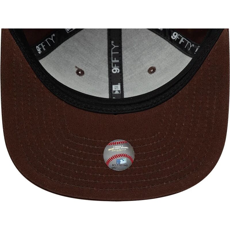 czapki-plaska-brazowy-snapback-9fifty-original-fit-league-essential-new-york-yankees-mlb-new-era czapki-plaska-brazowy-snapback-9fifty-original-fit-league-essential-new-york-yankees-mlb-new-era