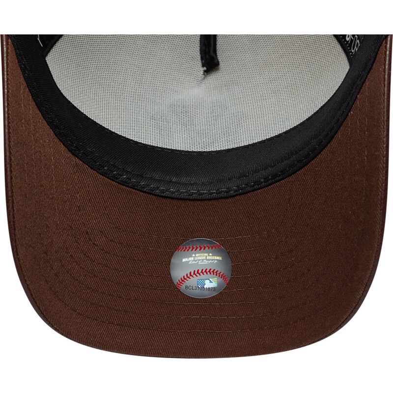 czapki-zakrzywiona-bezowy-tasma-regulowana-9forty-m-crown-fabric-mix-new-york-yankees-mlb-new-era czapki-zakrzywiona-bezowy-tasma-regulowana-9forty-m-crown-fabric-mix-new-york-yankees-mlb-new-era