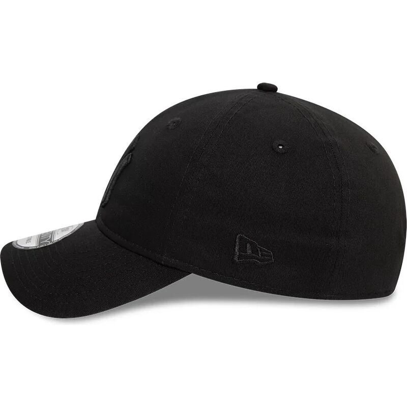 czarna-regulowana-czapka-z-zakrzywionym-daszkiem-z-czarnym-logo-9twenty-league-essential-new-york-yankees-mlb-new-era