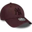 czapki-zakrzywiona-czerwony-tasma-regulowana-9forty-league-essential-new-york-yankees-mlb-new-era
