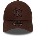 czapki-zakrzywiona-brazowy-tasma-regulowana-9forty-league-essential-new-york-yankees-mlb-new-era