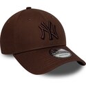 czapki-zakrzywiona-brazowy-tasma-regulowana-9forty-league-essential-new-york-yankees-mlb-new-era