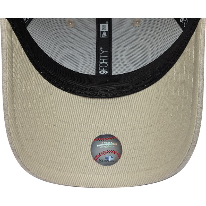 czapki-zakrzywiona-bezowy-snapback-9forty-winter-los-angeles-dodgers-mlb-new-era