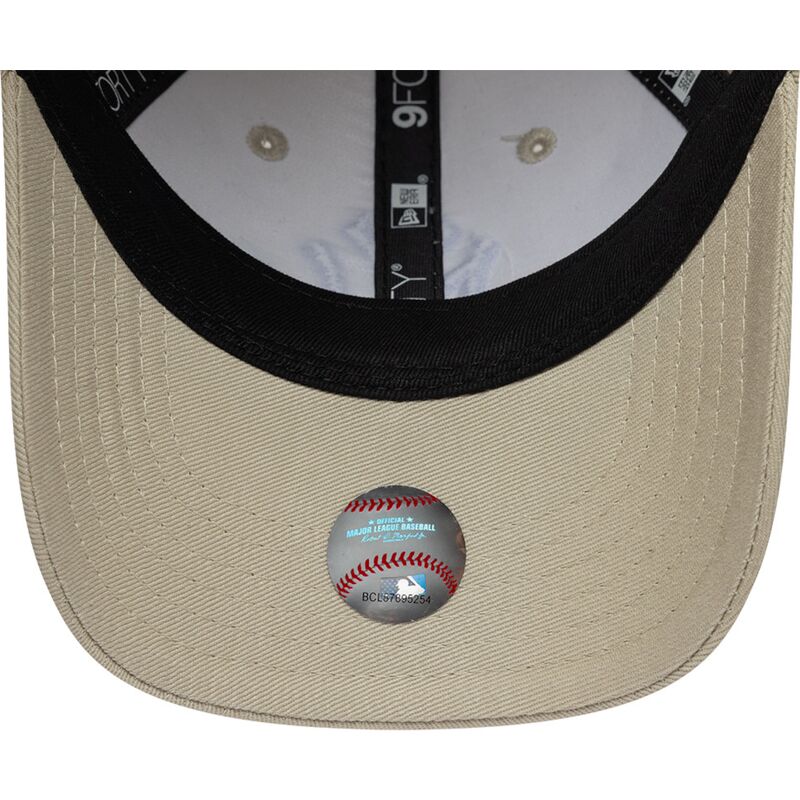 czapki-zakrzywiona-bezowy-tasma-regulowana-9forty-monster-icon-new-york-yankees-mlb-new-era