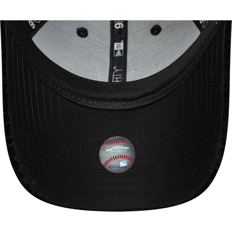 czapki-zakrzywiona-czarny-tasma-regulowana-9forty-velour-new-york-yankees-mlb-new-era