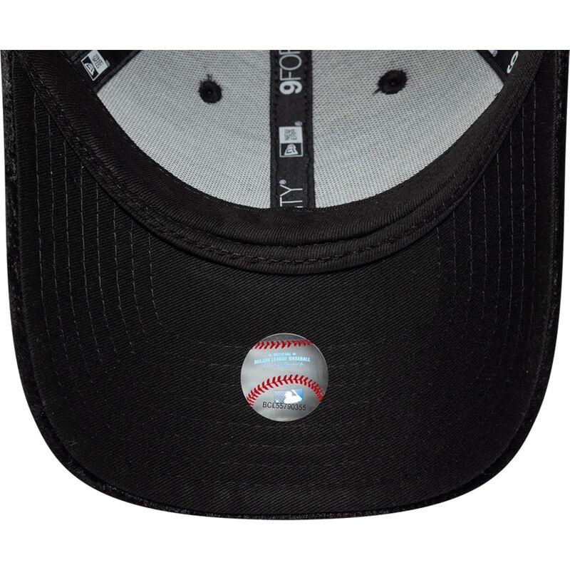 czapki-zakrzywiona-czarny-tasma-regulowana-9forty-pattern-velour-new-york-yankees-mlb-new-era