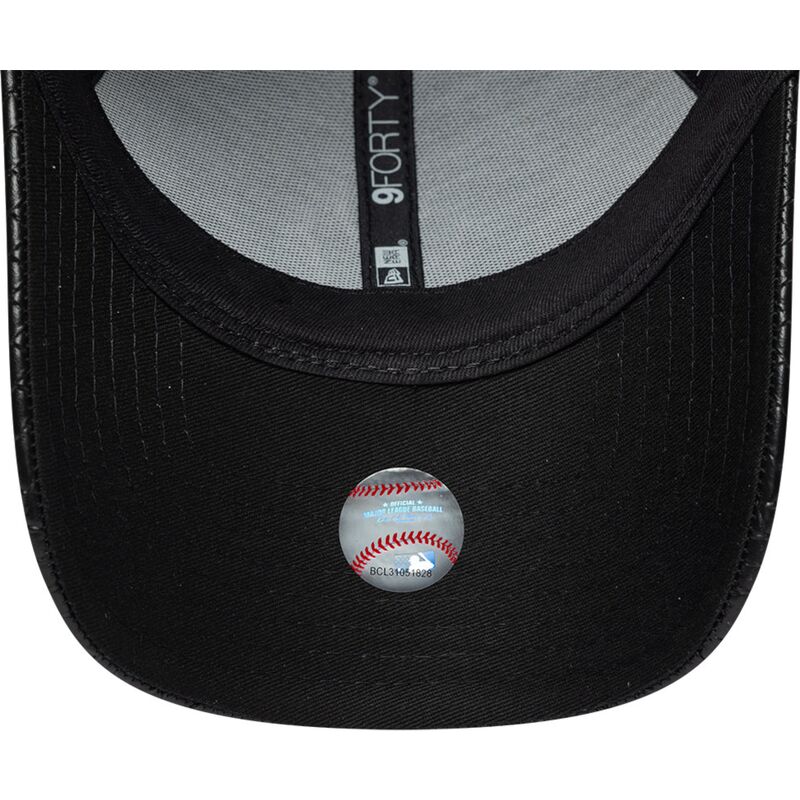 czapki-zakrzywiona-czarny-snapback-9forty-pu-weave-new-york-yankees-mlb-new-era