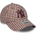 czapki-zakrzywiona-czerwony-tasma-regulowana-9forty-m-crown-houndstooth-new-york-yankees-mlb-new-era