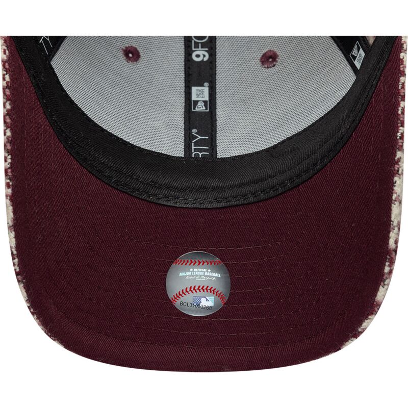 czapki-zakrzywiona-czerwony-tasma-regulowana-9forty-m-crown-houndstooth-new-york-yankees-mlb-new-era