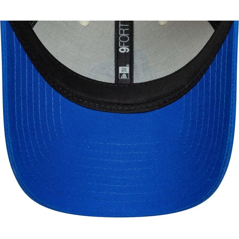 czapki-zakrzywiona-bezowy-tasma-regulowana-9forty-contrast-visor-vespa-piaggio-new-era czapki-zakrzywiona-bezowy-tasma-regulowana-9forty-contrast-visor-vespa-piaggio-new-era