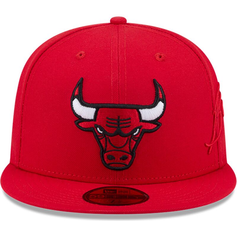 czapki-plaska-czerwony-dopasowany-59fifty-side-script-chicago-bulls-nba-new-era