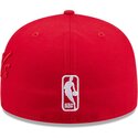 czapki-plaska-czerwony-dopasowany-59fifty-side-script-chicago-bulls-nba-new-era