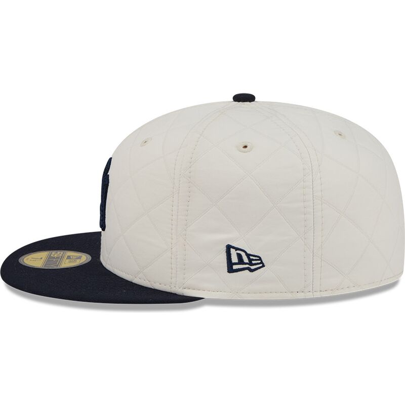 czapki-plaska-bialy-dopasowany-59fifty-checkered-new-york-yankees-mlb-new-era
