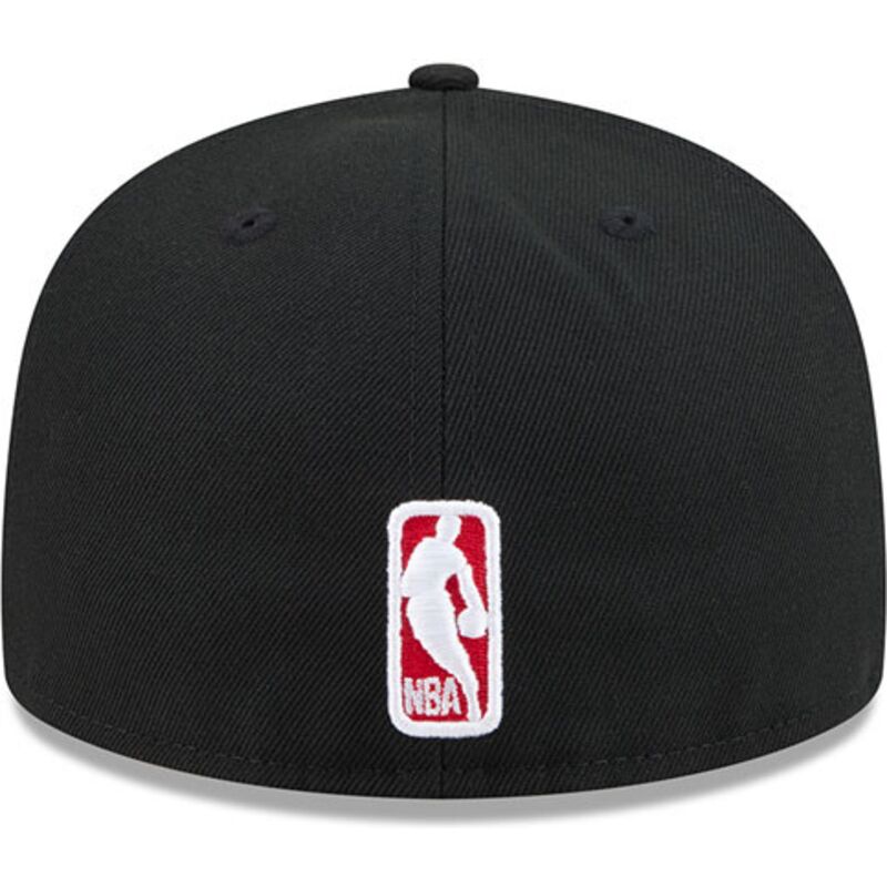 czapki-plaska-czarny-dopasowany-59fifty-rhinestone-badge-chicago-bulls-nba-new-era