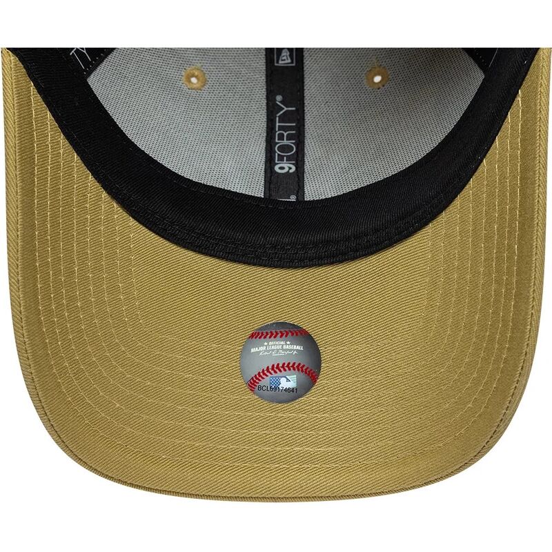 czapki-zakrzywiona-khaki-tasma-regulowana-9forty-league-essential-new-york-yankees-mlb-new-era czapki-zakrzywiona-khaki-tasma-regulowana-9forty-league-essential-new-york-yankees-mlb-new-era