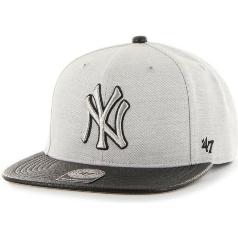 plaska-czapka-szara-snapback-gladki-z-logo-boczny-mlb-new-york-yankees-47-brand
