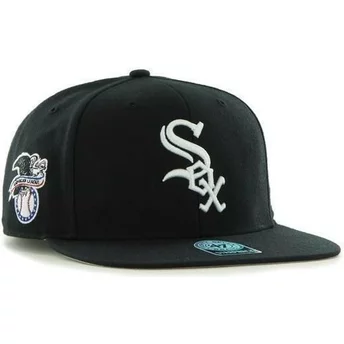 Płaska czapka czarna snapback gładki z logo boczny MLB Chicago White Sox 47 Brand