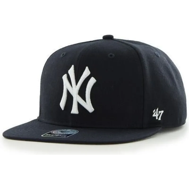 granatowa-plaska-czapka-snapback-gladka-z-bocznym-logo-mlb-new-york-yankees-od-47-brand