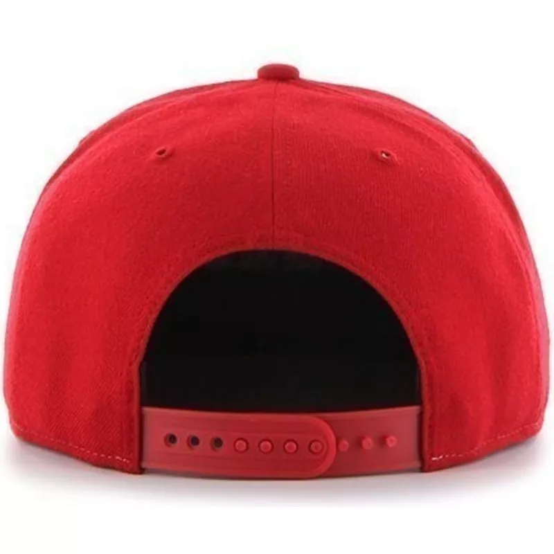 plaska-czapka-czerwona-snapback-gladki-z-logo-boczny-mlb-boston-red-sox-47-brand