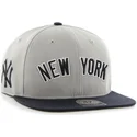 czapki-plana-szary-snapback-lateral-new-york-yankees-mlb-47-brand