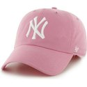 czapka-z-wygietym-daszkiem-rozowa-z-logo-czolowy-duzy-mlb-new-york-yankees-47-brand
